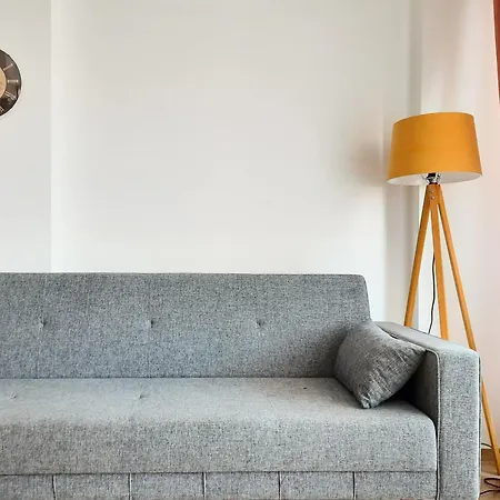 #481 - Spacious 3br Duplex With Private Garden *