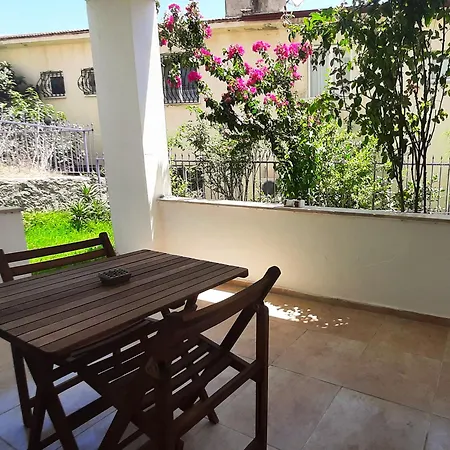 #481 - Spacious 3br Duplex With Private Garden Apartamento *