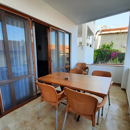 #481 - Spacious 3br Duplex With Private Garden Apartamento *