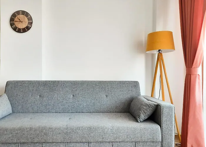 #481 - Spacious 3br Duplex With Private Garden *